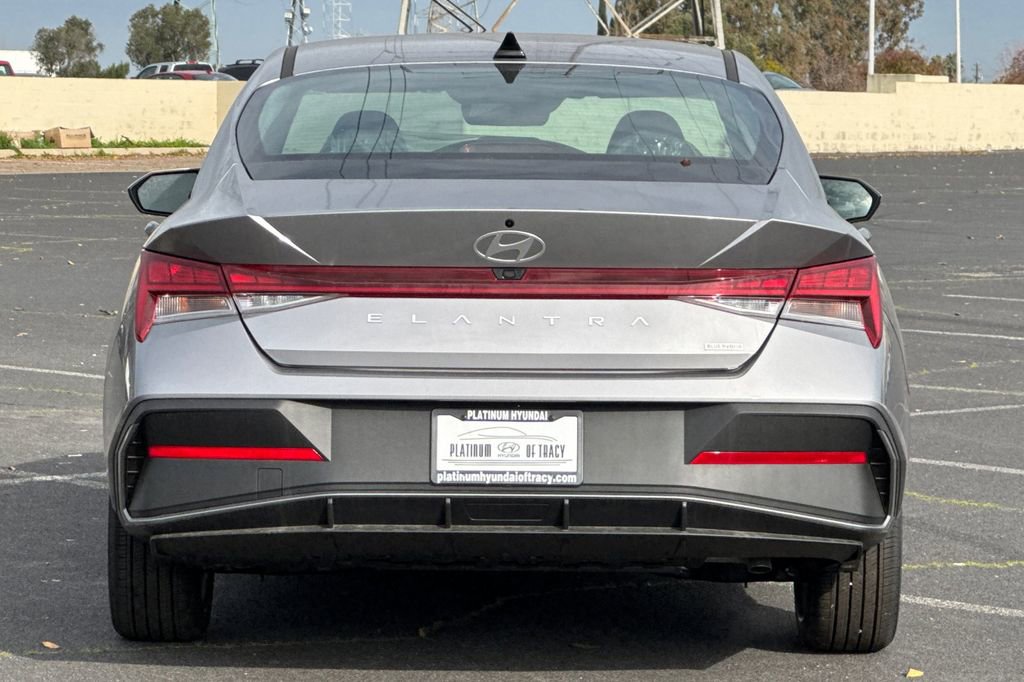New 2026 Hyundai Elantra Blue image 5