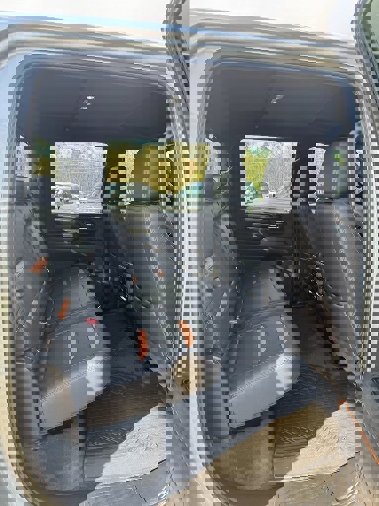 Used 2024 GMC Sierra 2500 AT4 w/ AT4 Preferred Package image 13