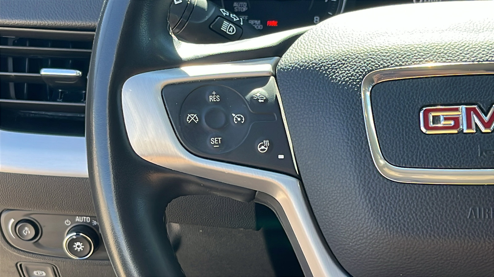 Certified 2024 GMC Terrain SLT image 16