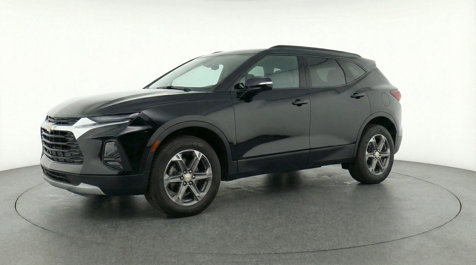 Used 2025 Chevrolet Blazer LT image 3