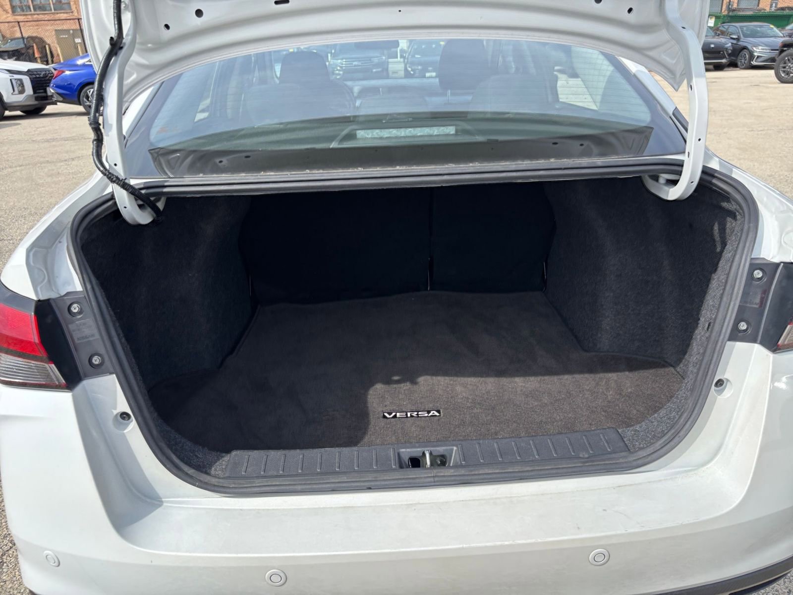 Used 2025 Nissan Versa SV FWD image 29