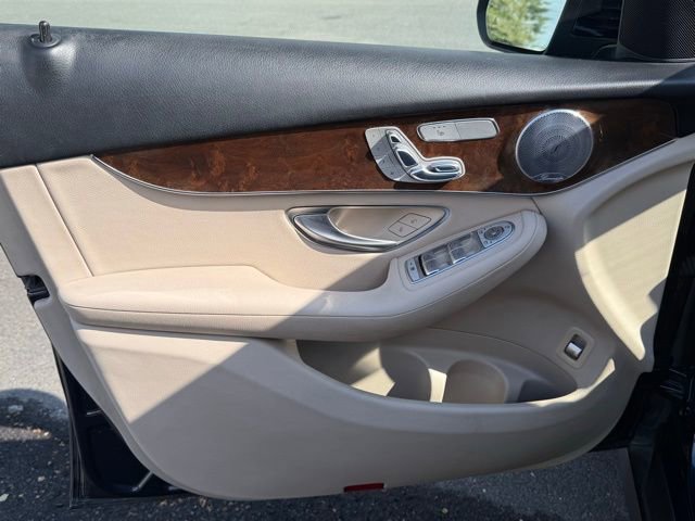 Used 2017 Mercedes-Benz GLC 300 4MATIC Coupe image 26