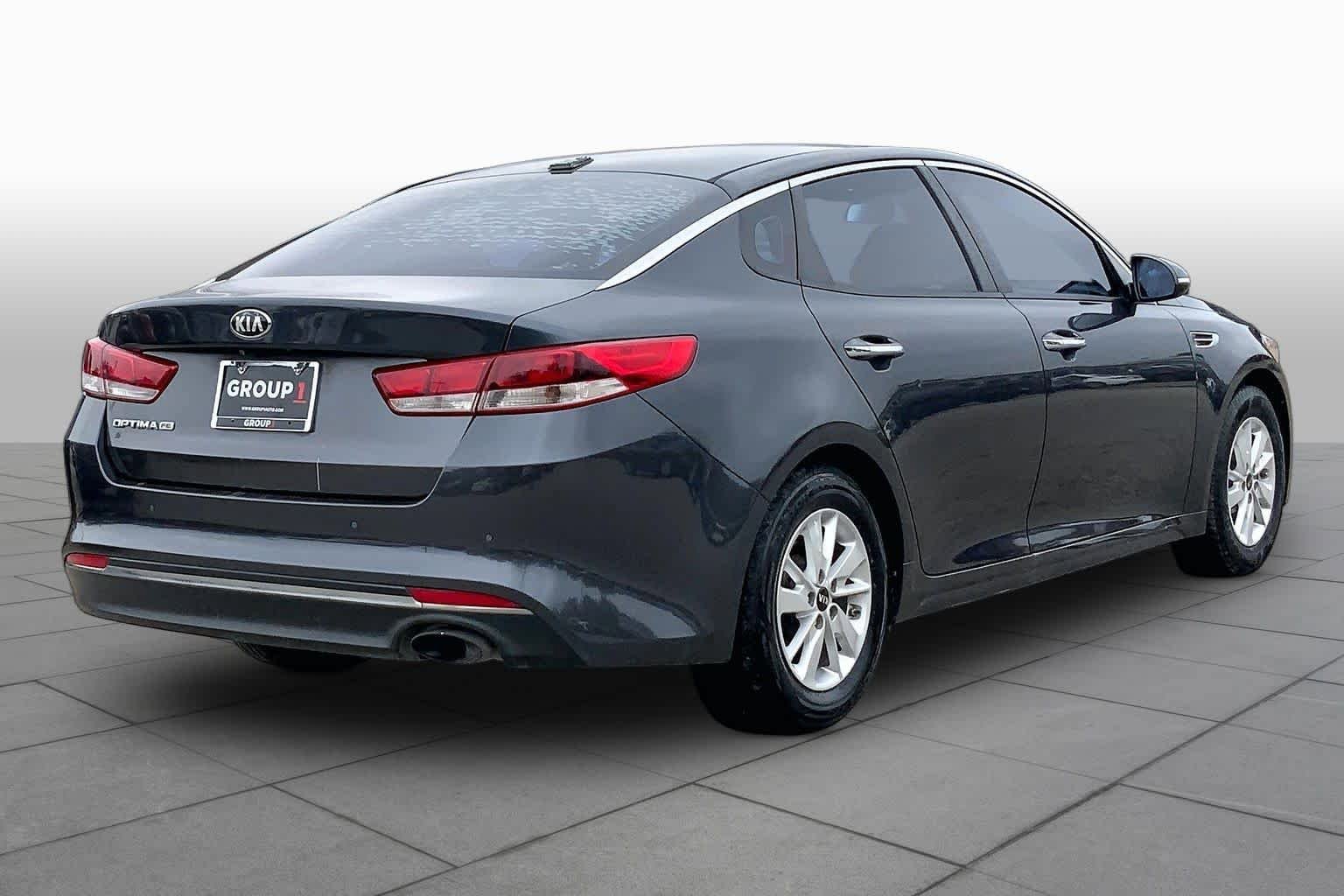Used 2018 Kia Optima LX FWD image 12