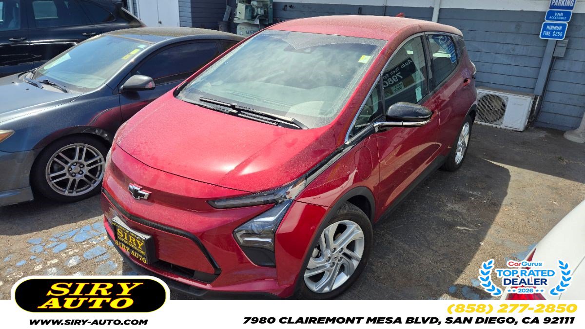 Used 2022 Chevrolet Bolt LT FWD image 1