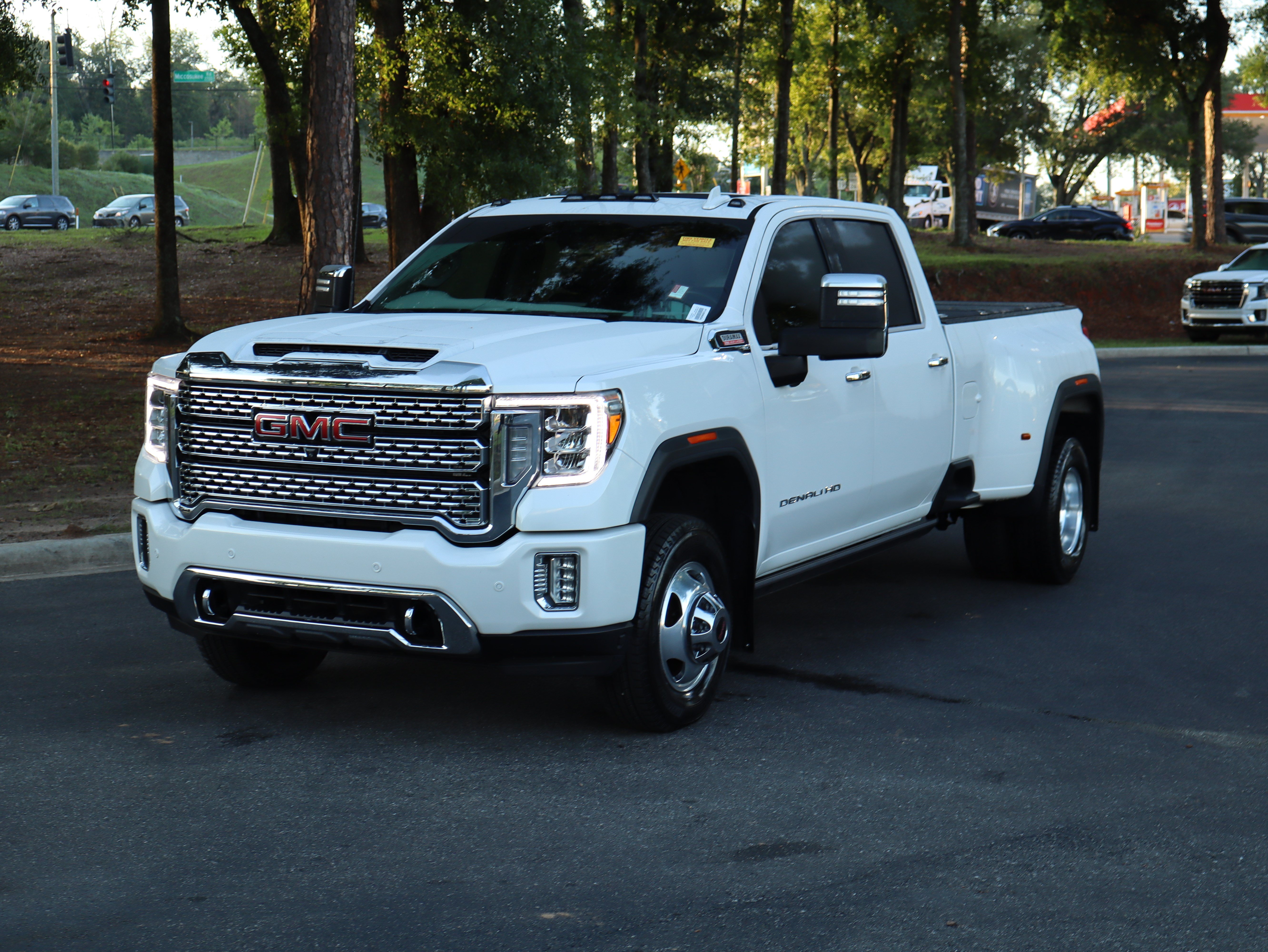 Used 2022 GMC Sierra 3500 Denali AWD/4WD image 5