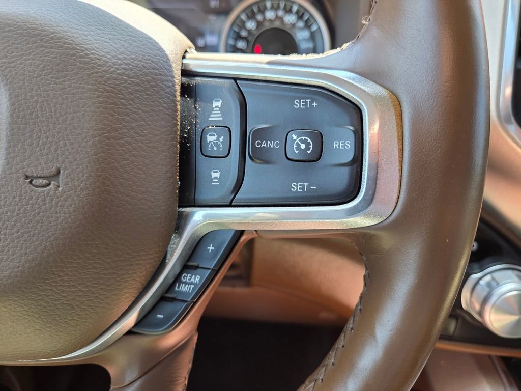Used 2019 RAM 1500 Laramie RWD image 30