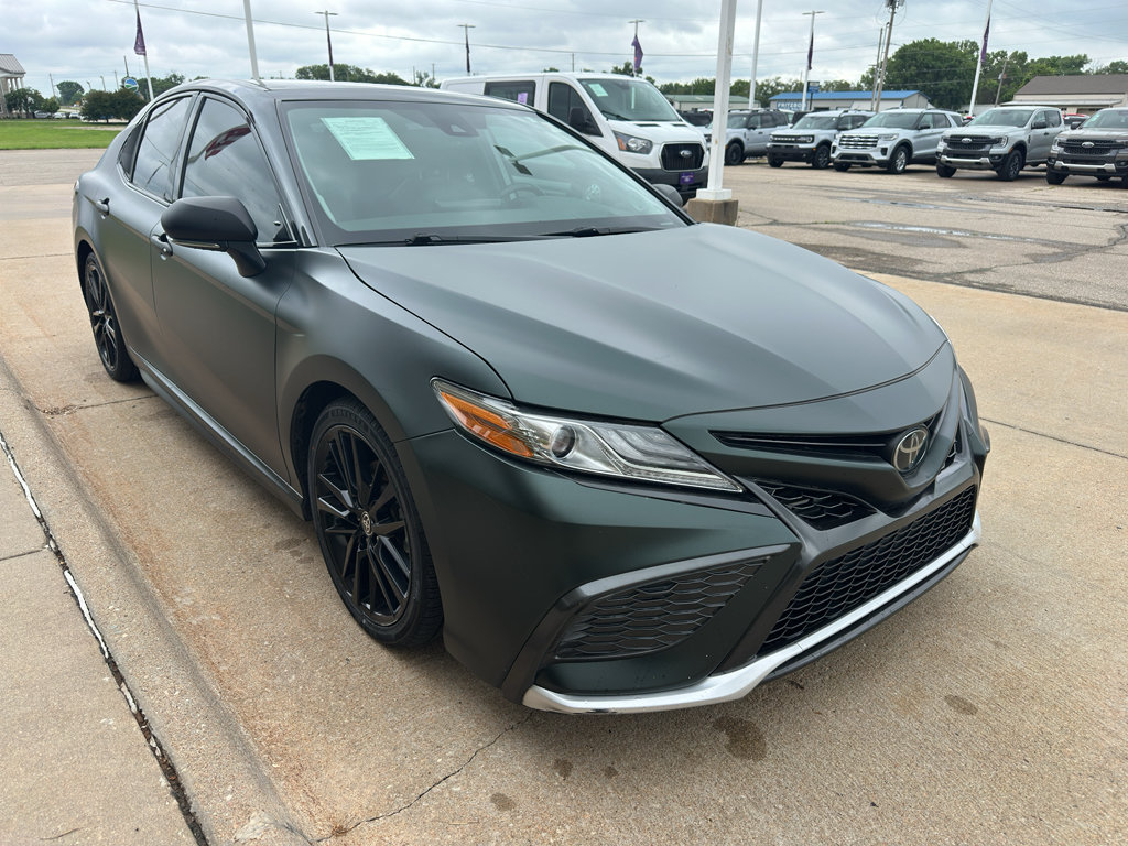 Used 2022 Toyota Camry XSE FWD image 7