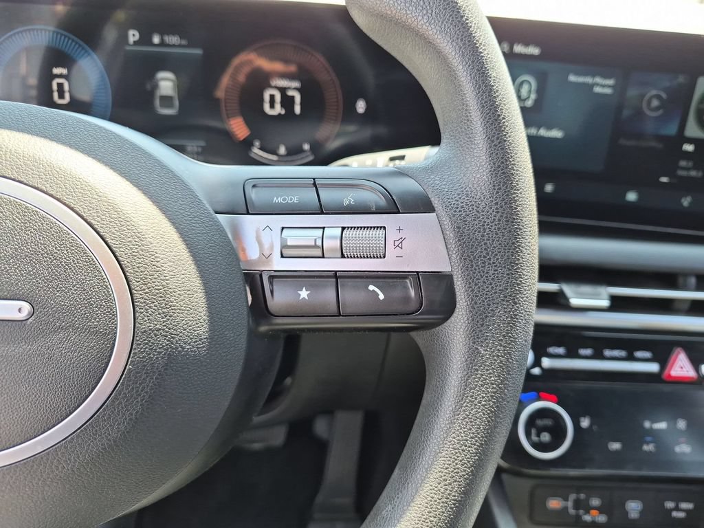 Used 2025 Hyundai Santa Cruz SEL AWD/4WD image 22
