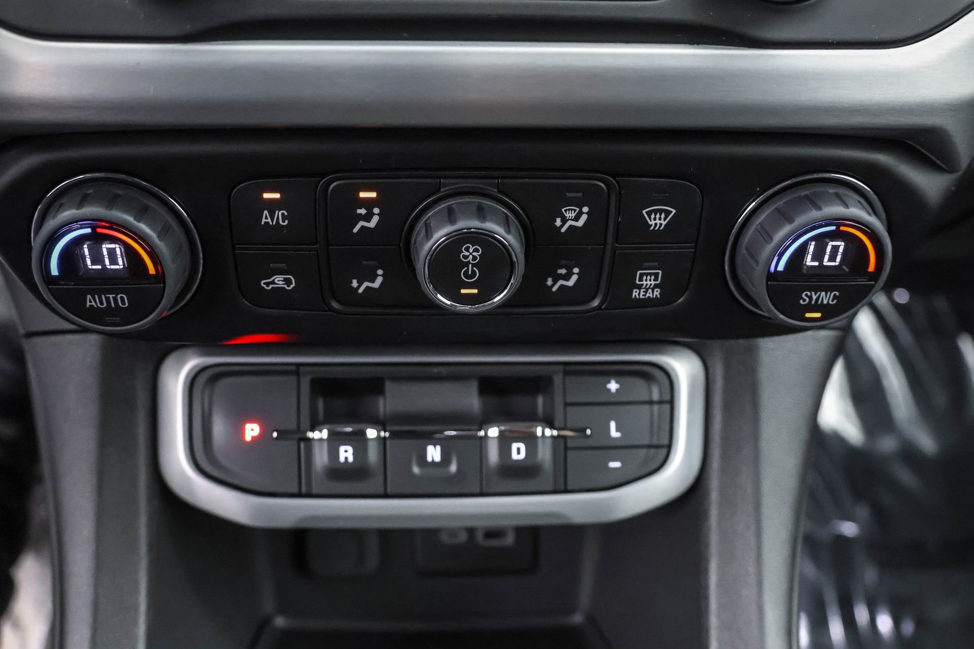 Used 2023 GMC Acadia SLE w/ Driver Convenience Package image 23