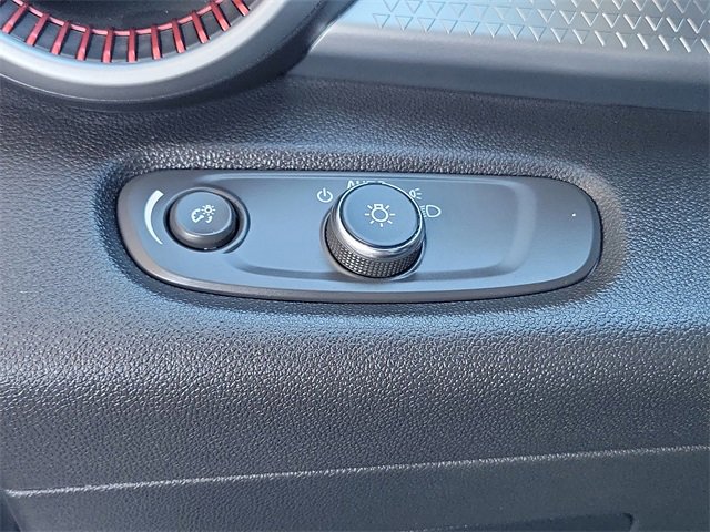 Certified 2025 Chevrolet Trax RS image 18