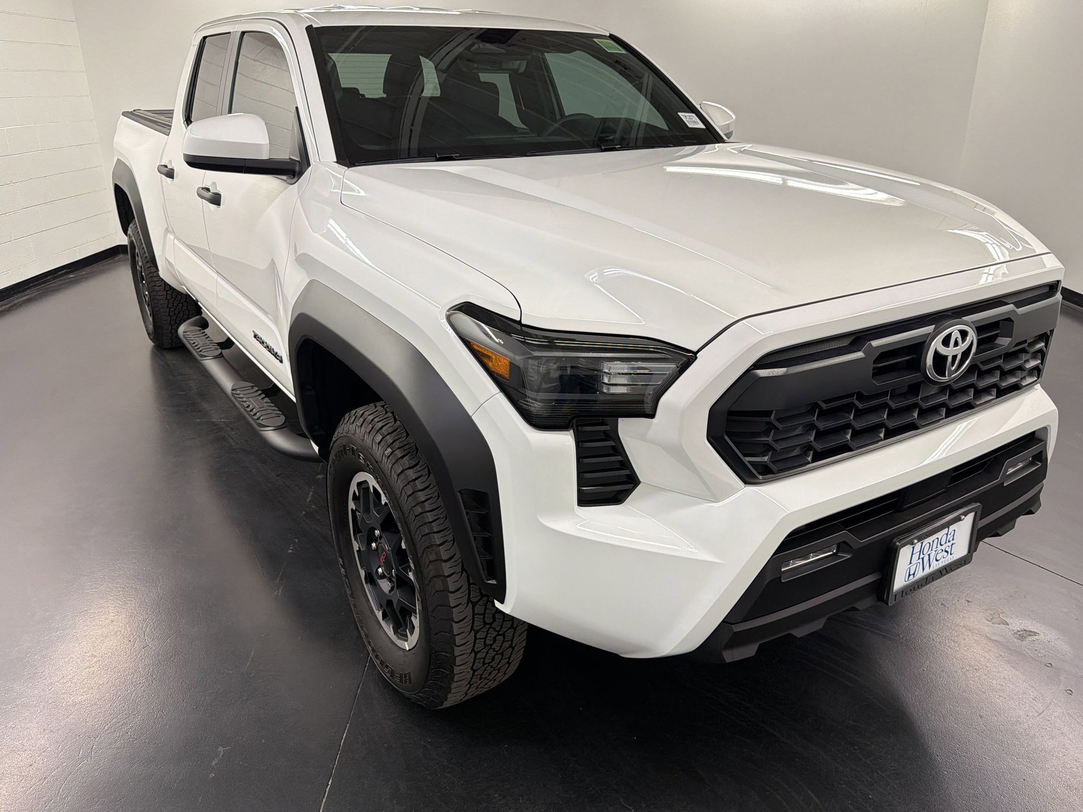 Used 2025 Toyota Tacoma TRD Off-Road image 7