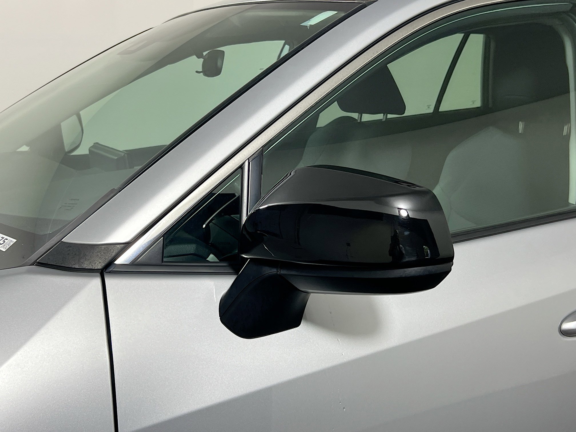 Used 2022 Toyota RAV4 LE FWD image 12