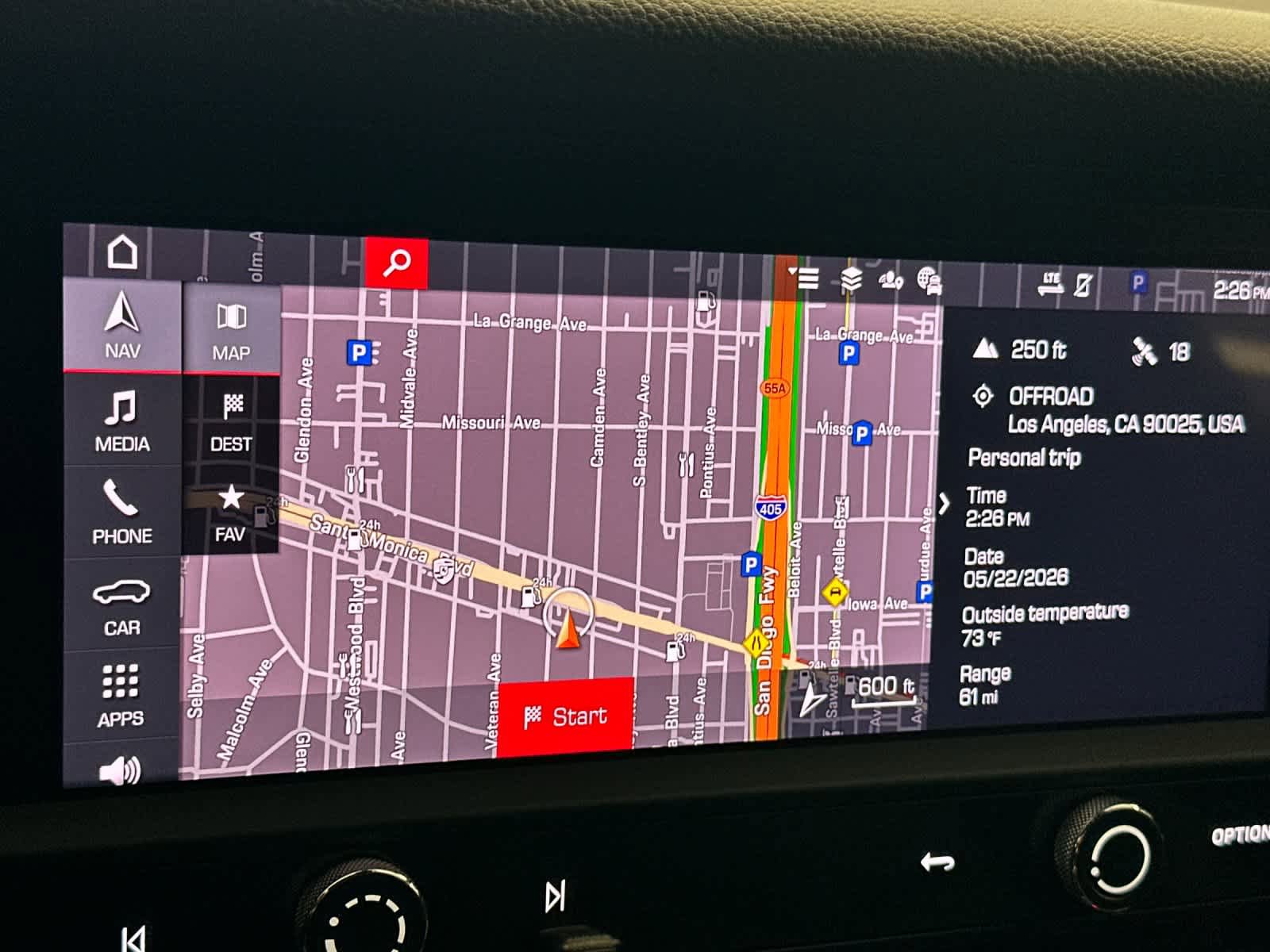 Certified 2025 Porsche Macan AWD/4WD image 22