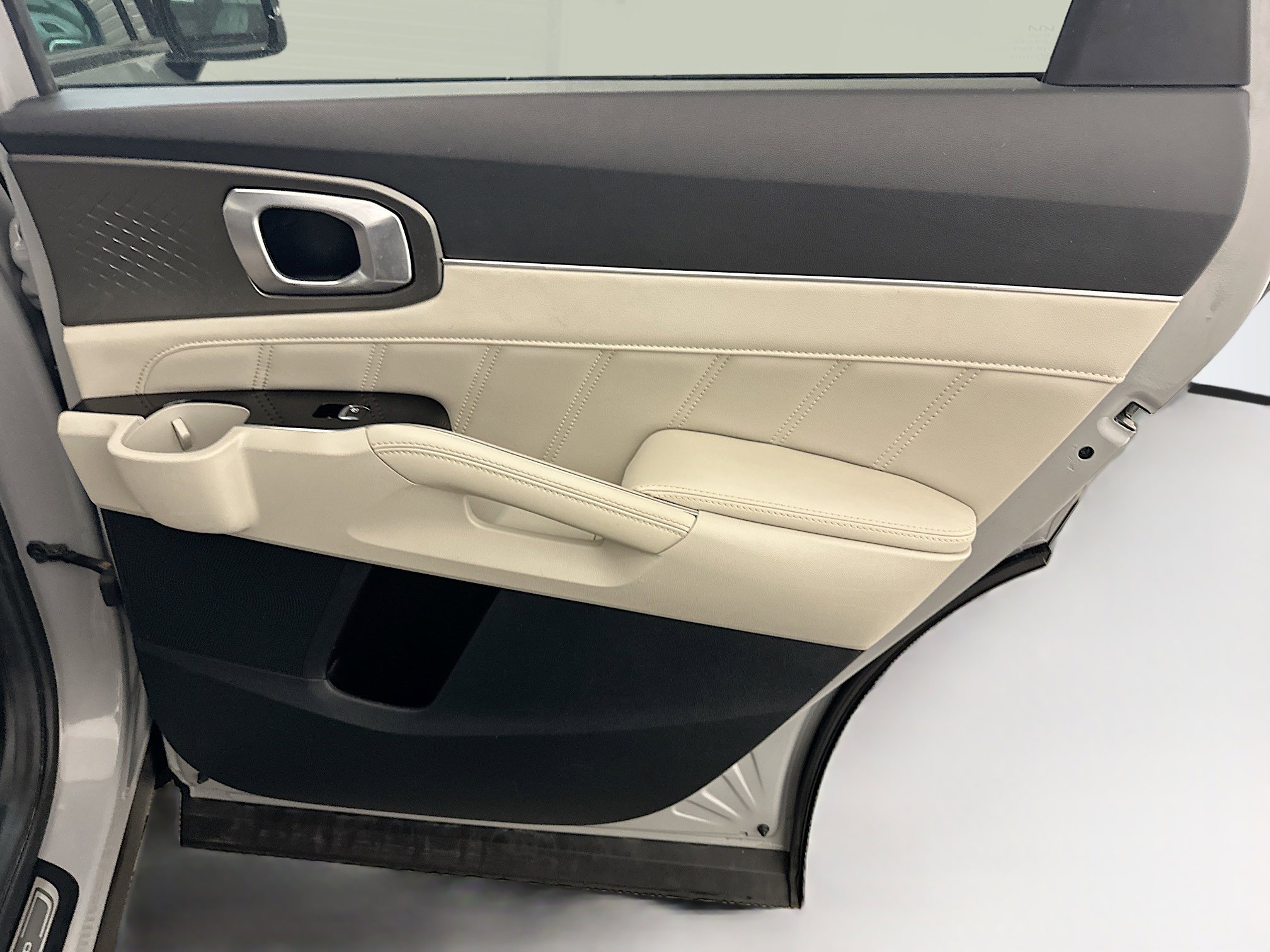 Used 2023 Kia Sorento SX image 34