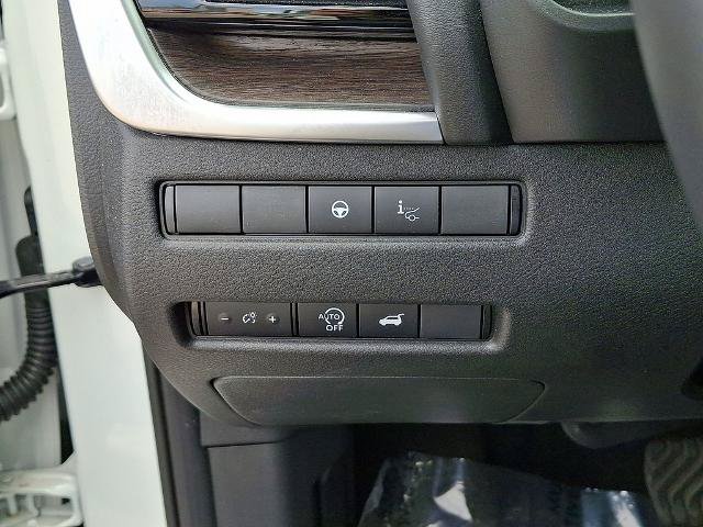Certified 2025 Nissan Rogue Platinum w/ Tech Package AWD/4WD image 26
