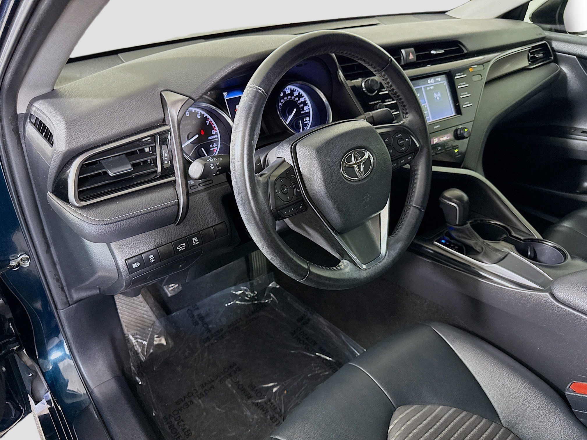Used 2020 Toyota Camry SE FWD image 22