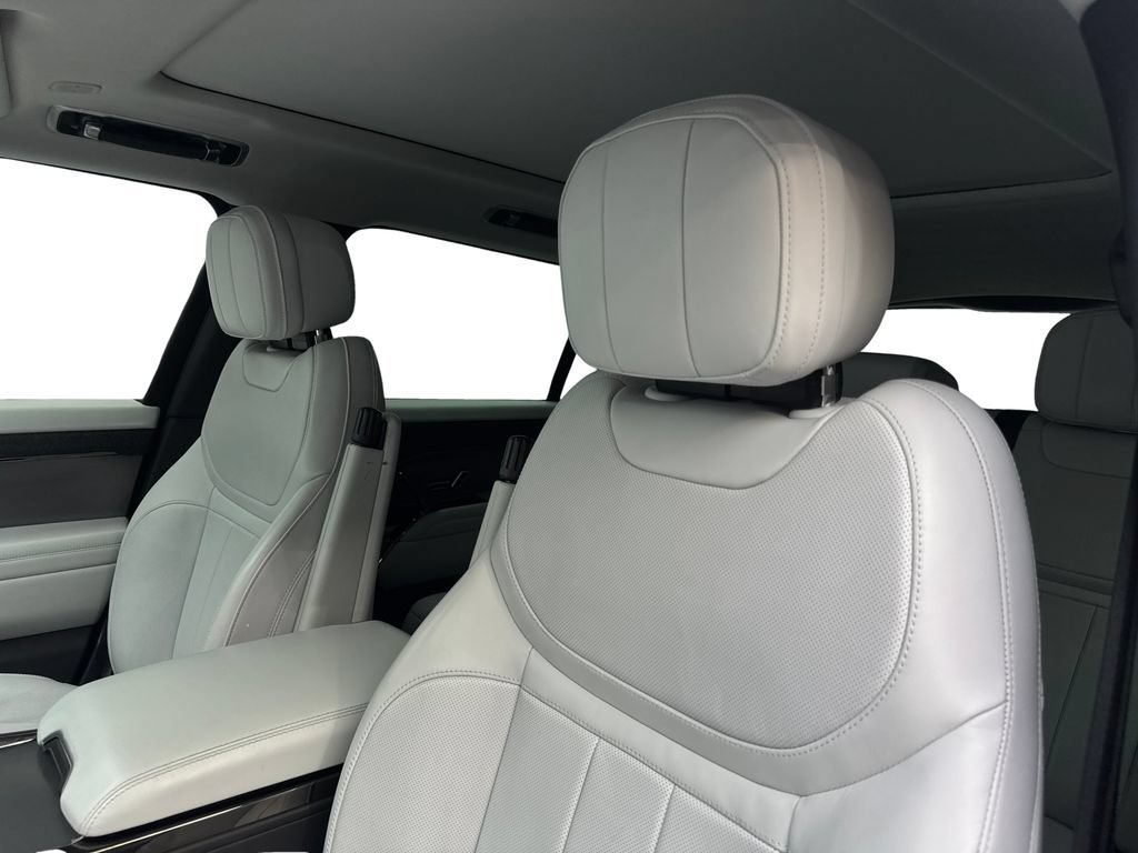 Used 2024 Land Rover Range Rover Sport SE AWD/4WD image 28