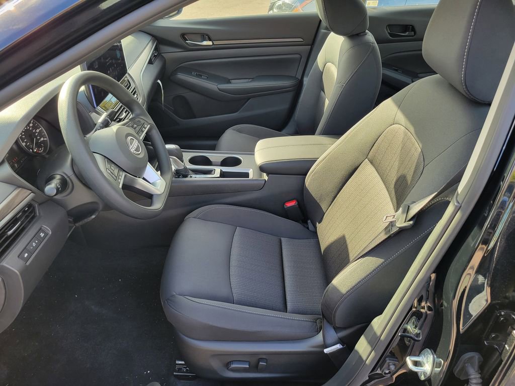 Used 2025 Nissan Altima 2.5 SV w/ SV Special Edition Package image 15