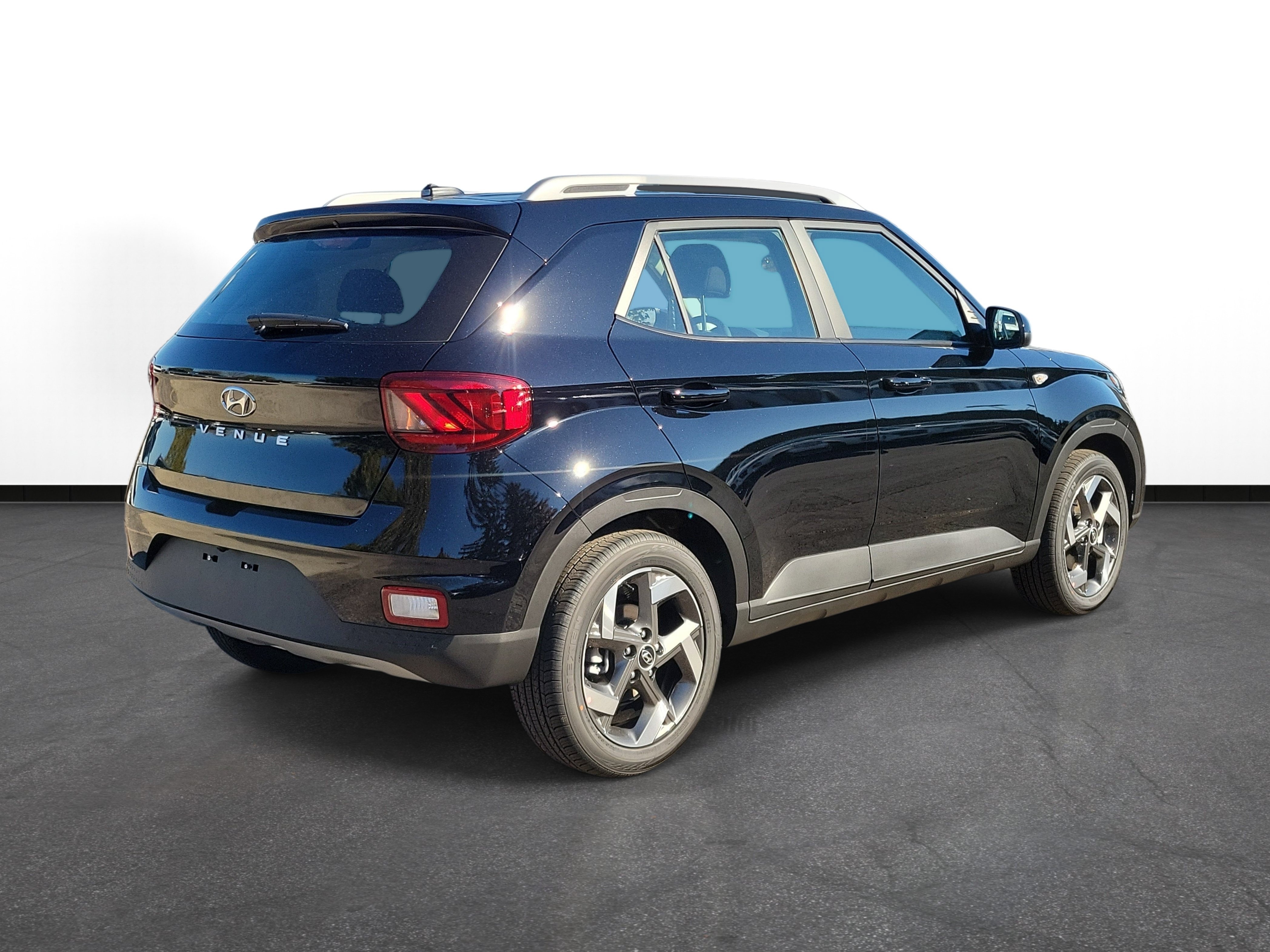 New 2026 Hyundai Venue SEL FWD image 4