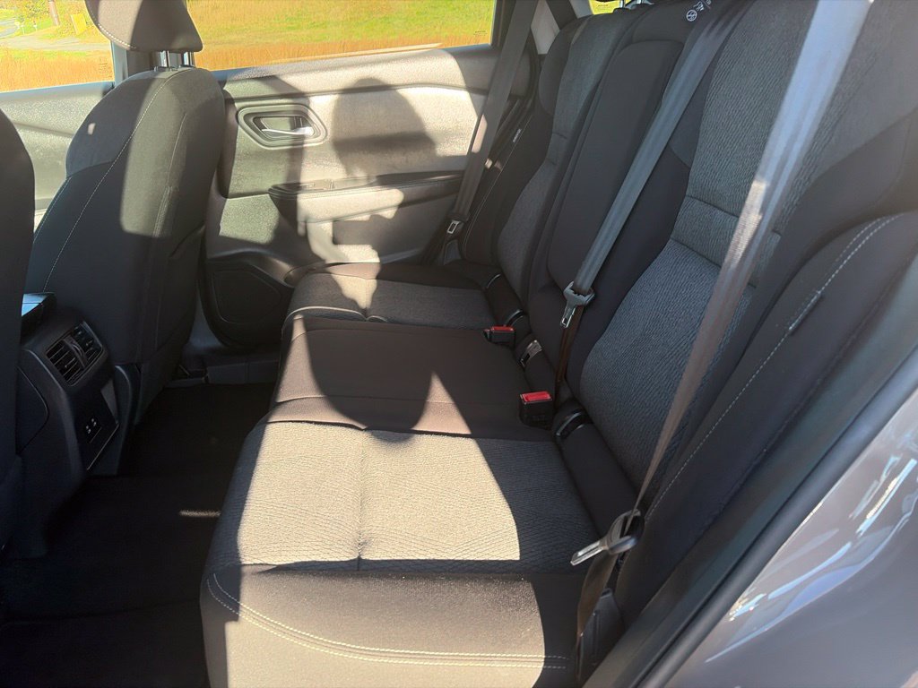 Used 2025 Nissan Rogue SV AWD/4WD image 31