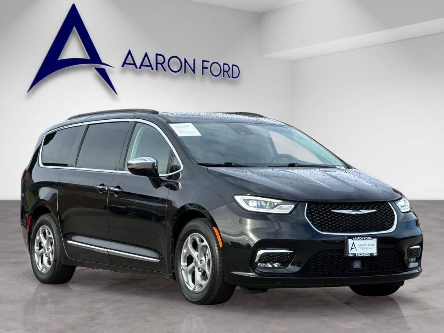 Used 2023 Chrysler Pacifica Limited image 7