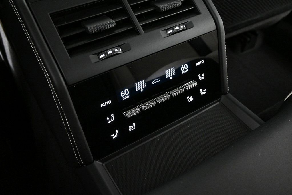 Used 2025 Porsche Panamera image 21