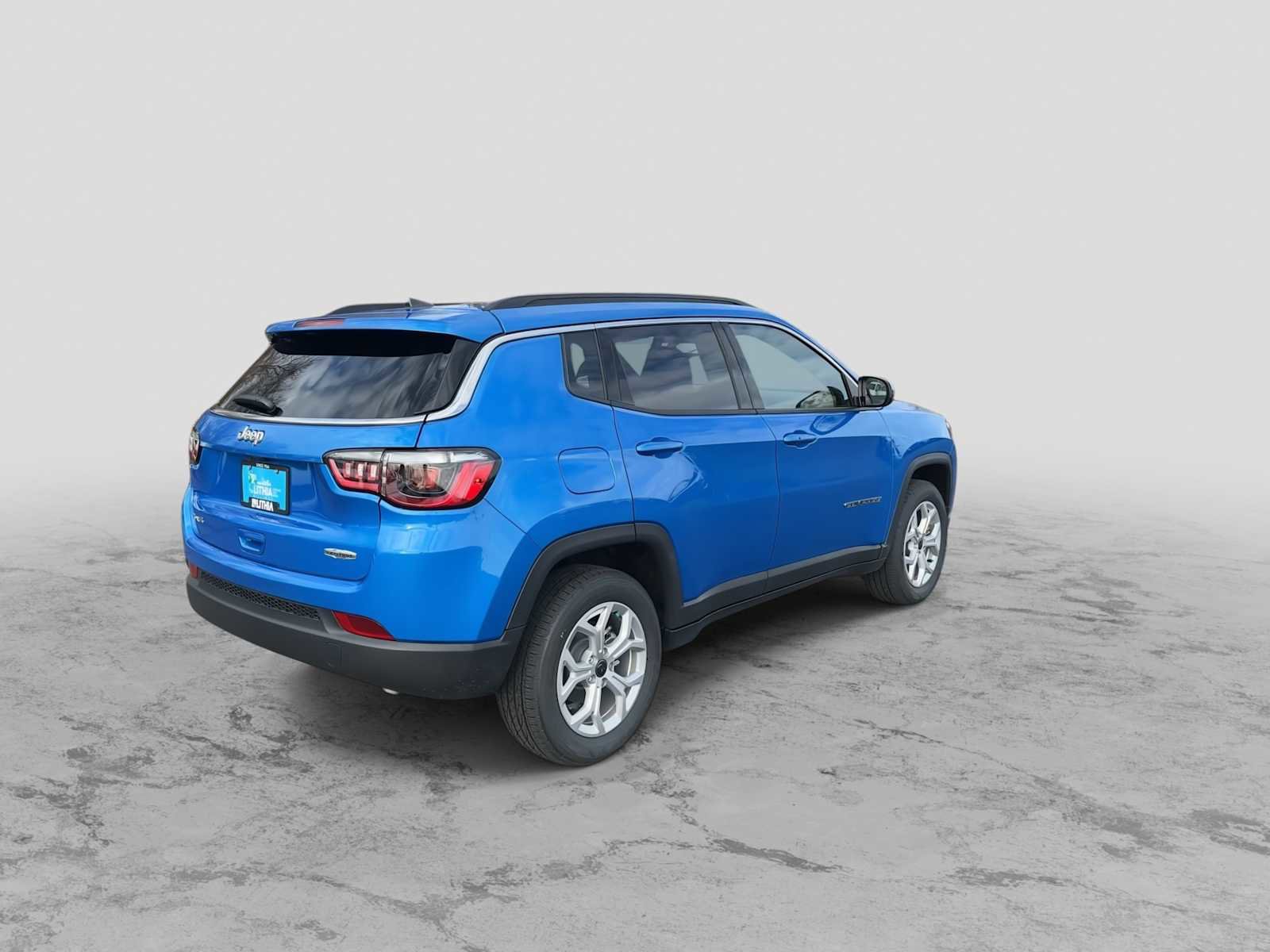 New 2026 Jeep Compass Latitude image 8
