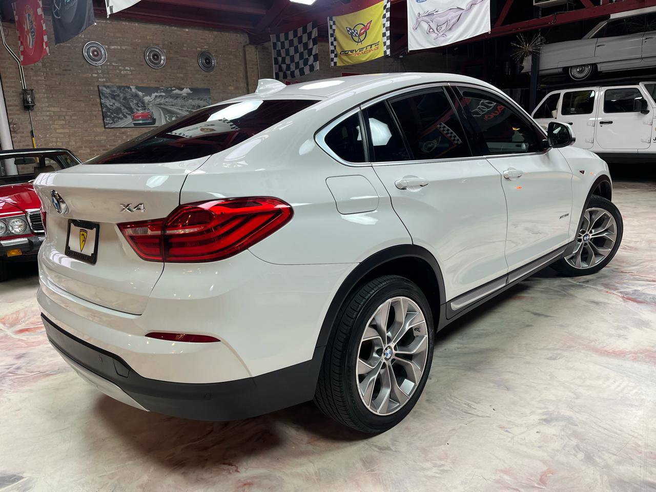 Used 2016 BMW X4 xDrive28i AWD/4WD image 2