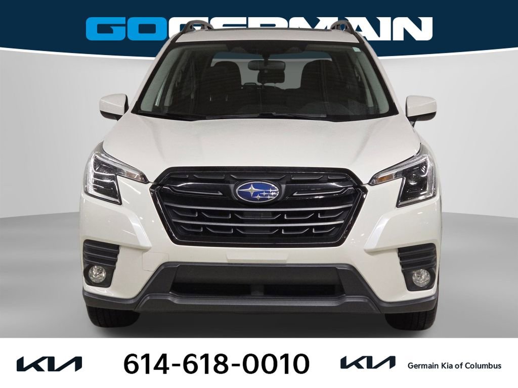 Used 2023 Subaru Forester Premium image 2