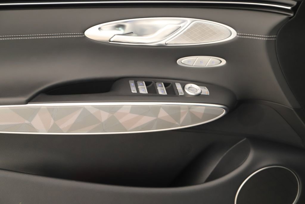 Used 2025 Genesis GV70 3.5T Sport w/ Sport Advanced Package image 23