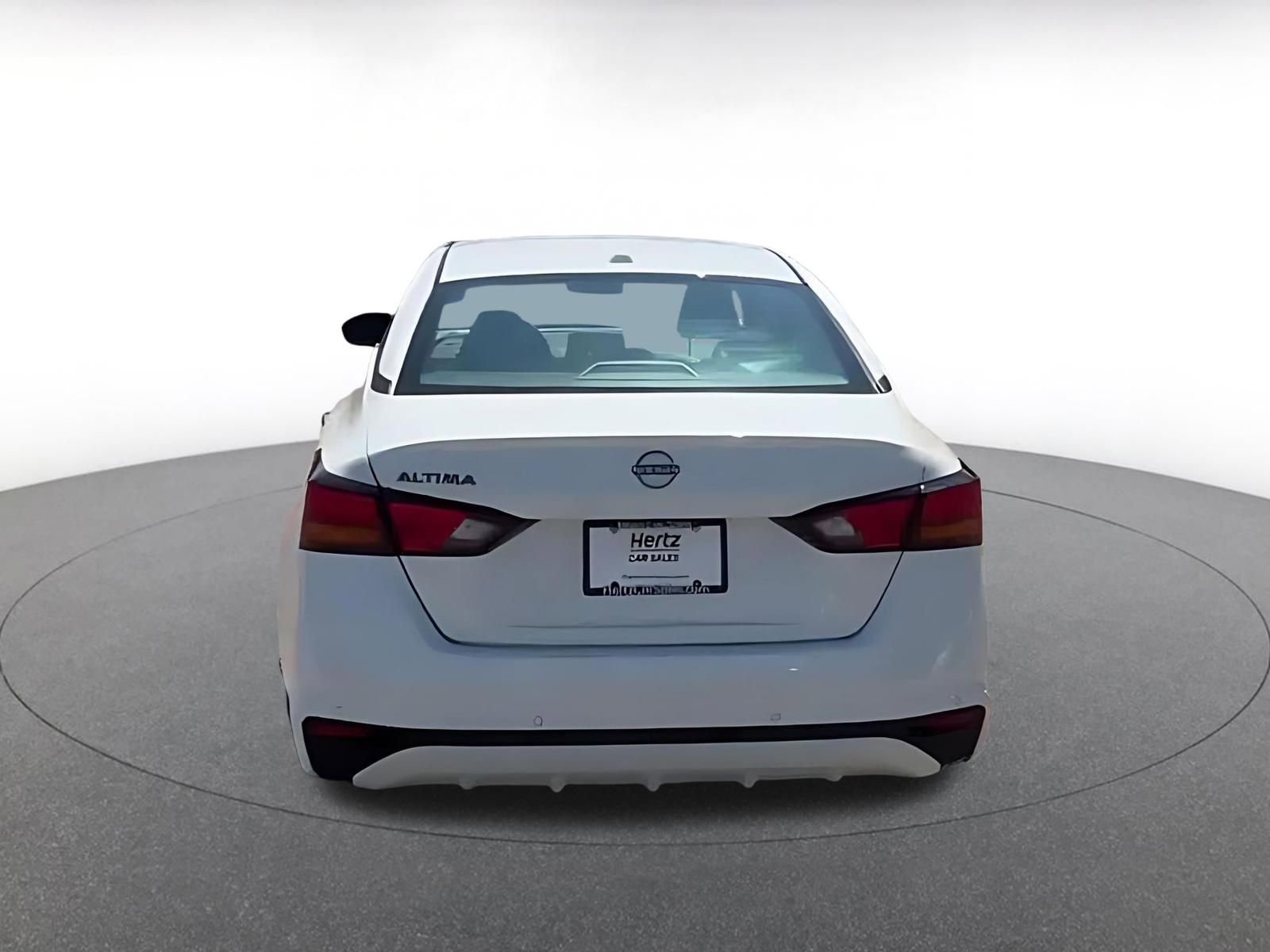 Used 2025 Nissan Altima 2.5 SV FWD image 12