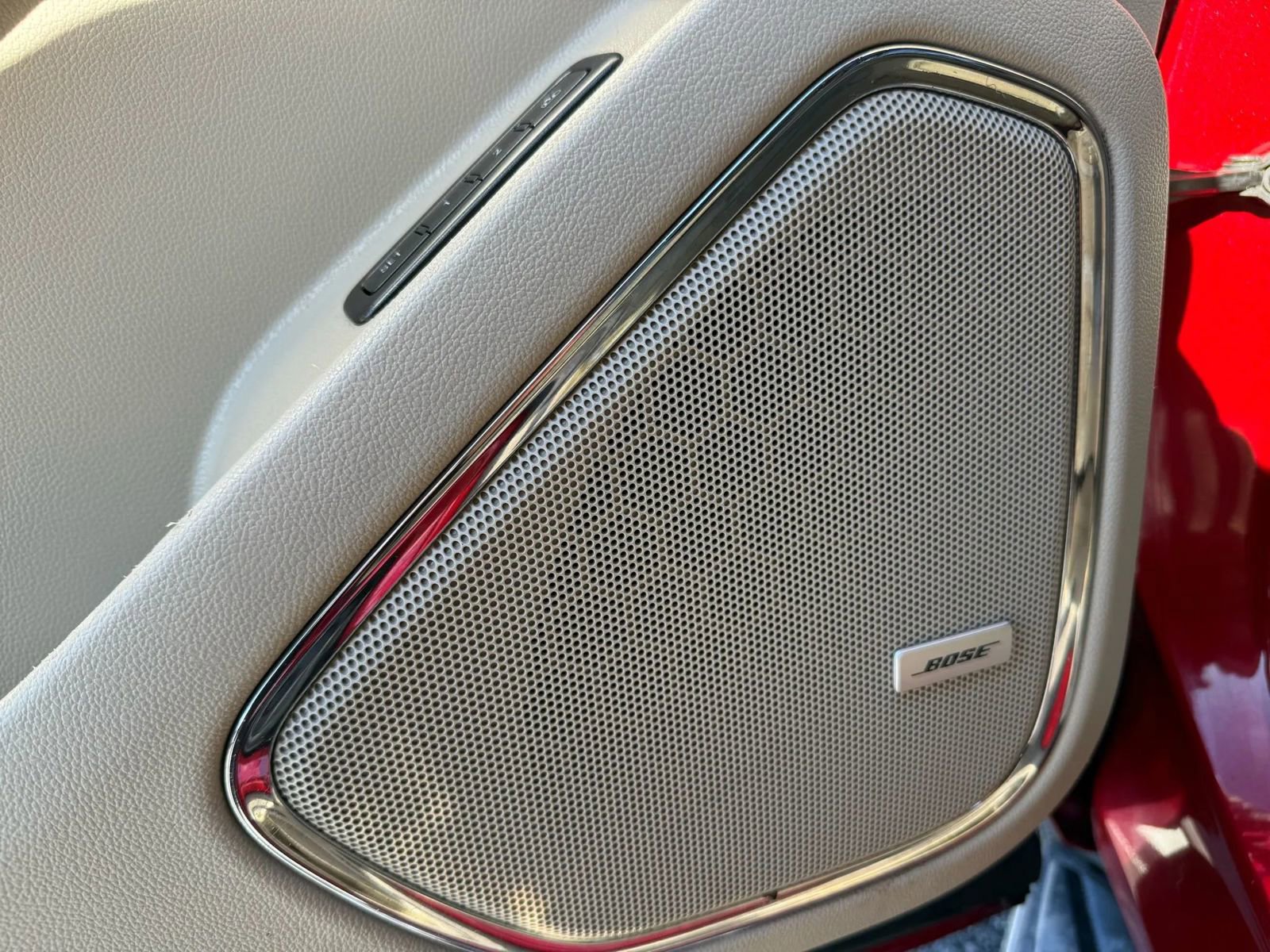 Used 2015 GMC Yukon Denali w/ Open Road Package image 13