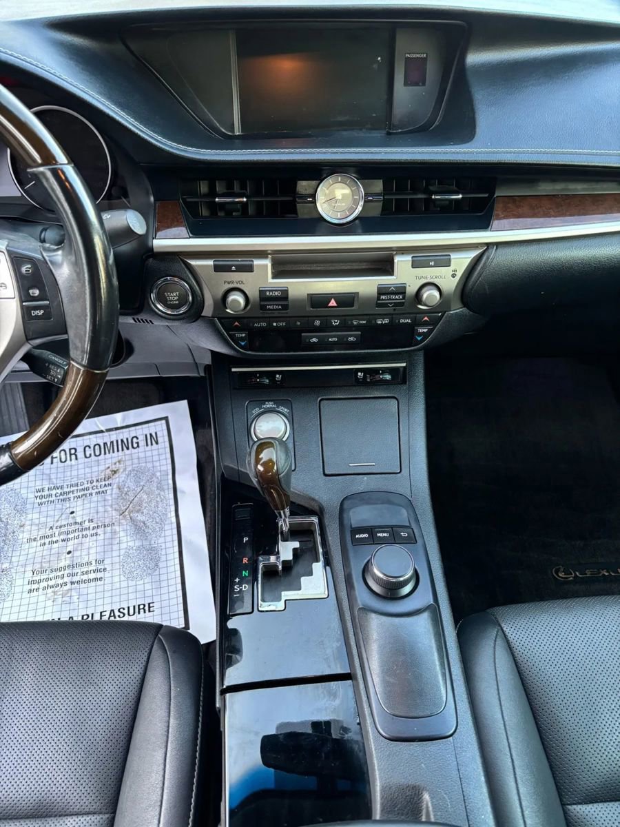 Used 2015 Lexus ES 350 w/ Premium Package image 10