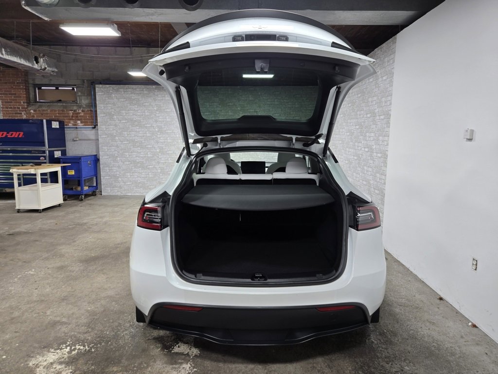 Used 2023 Tesla Model Y Long Range image 41