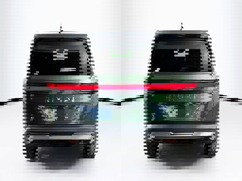 Used 2025 Rivian R1S Adventure image 5