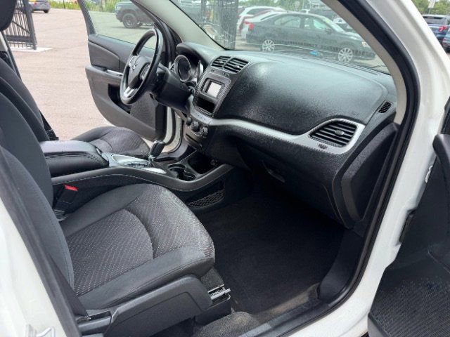 Used 2016 Dodge Journey SE w/ Flexible Seating Group FWD image 24