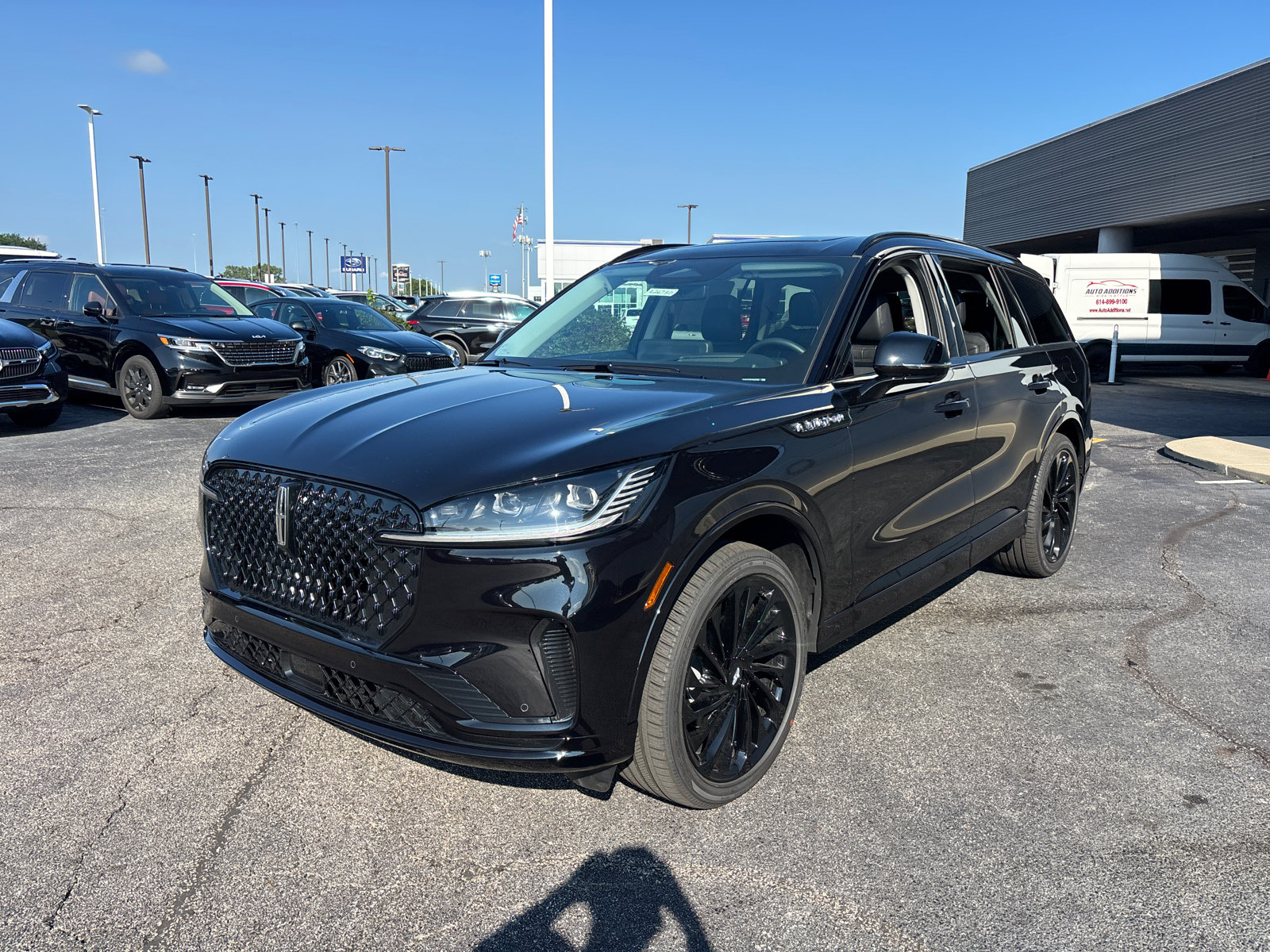 New 2026 Lincoln Aviator Reserve w/ Jet Appearance Package AWD/4WD image 3
