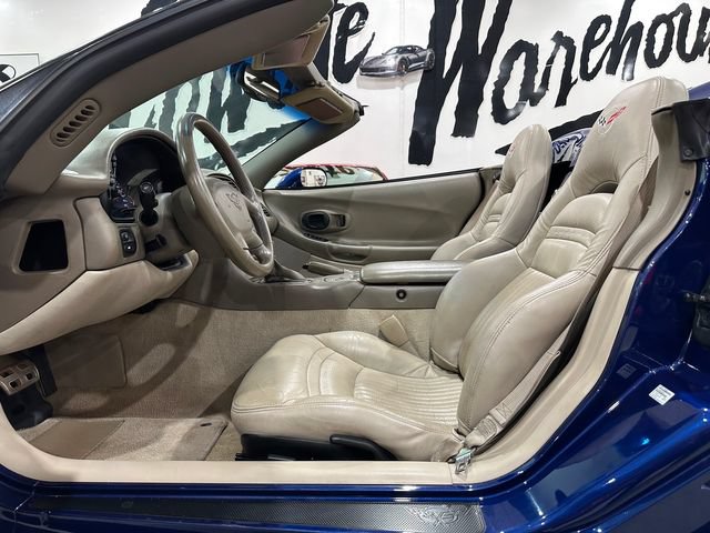 Used 2004 Chevrolet Corvette Convertible w/ Preferred Equipment Group RWD image 11