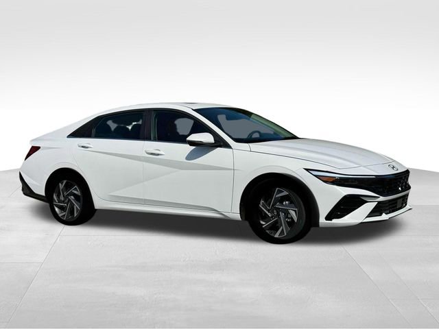 New 2025 Hyundai Elantra Limited image 10