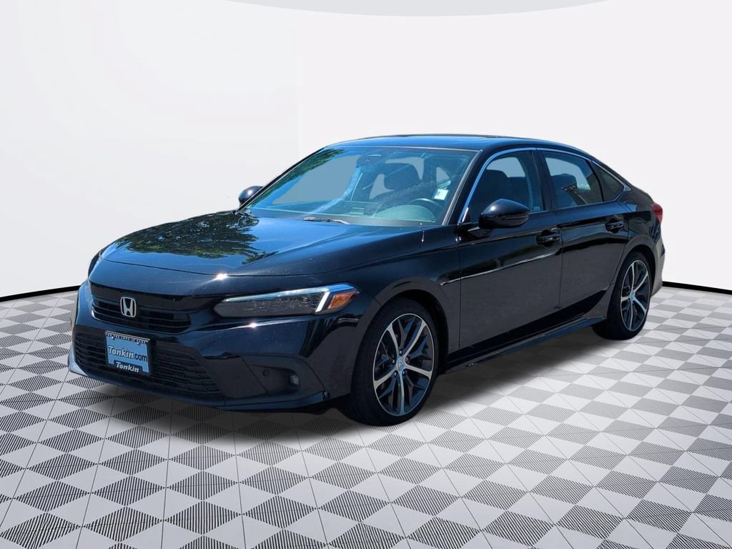 Used 2022 Honda Civic Touring image 2