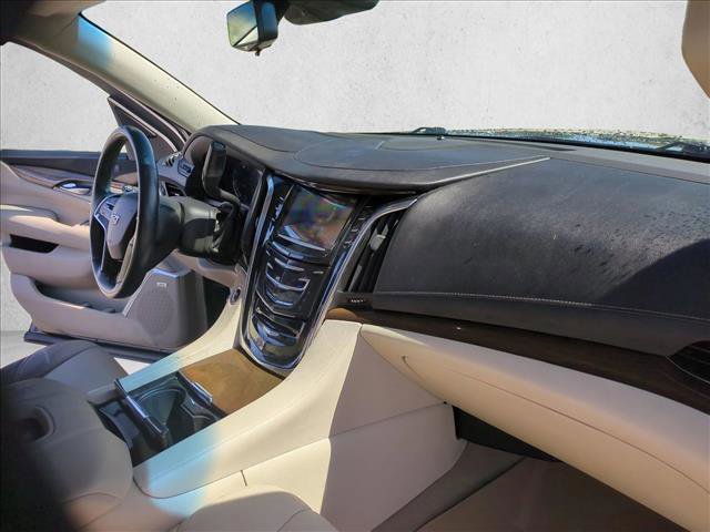 Used 2018 Cadillac Escalade ESV Luxury image 23