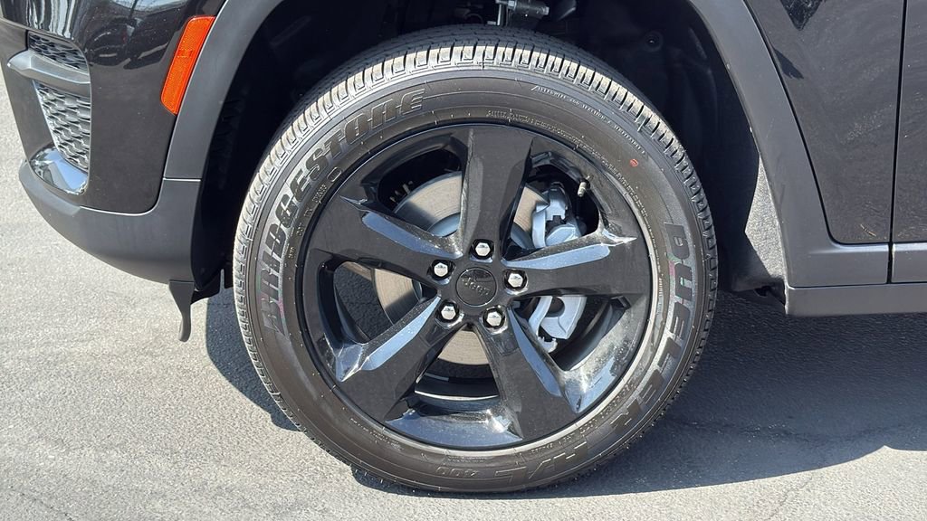 New 2025 Jeep Grand Cherokee Altitude image 6