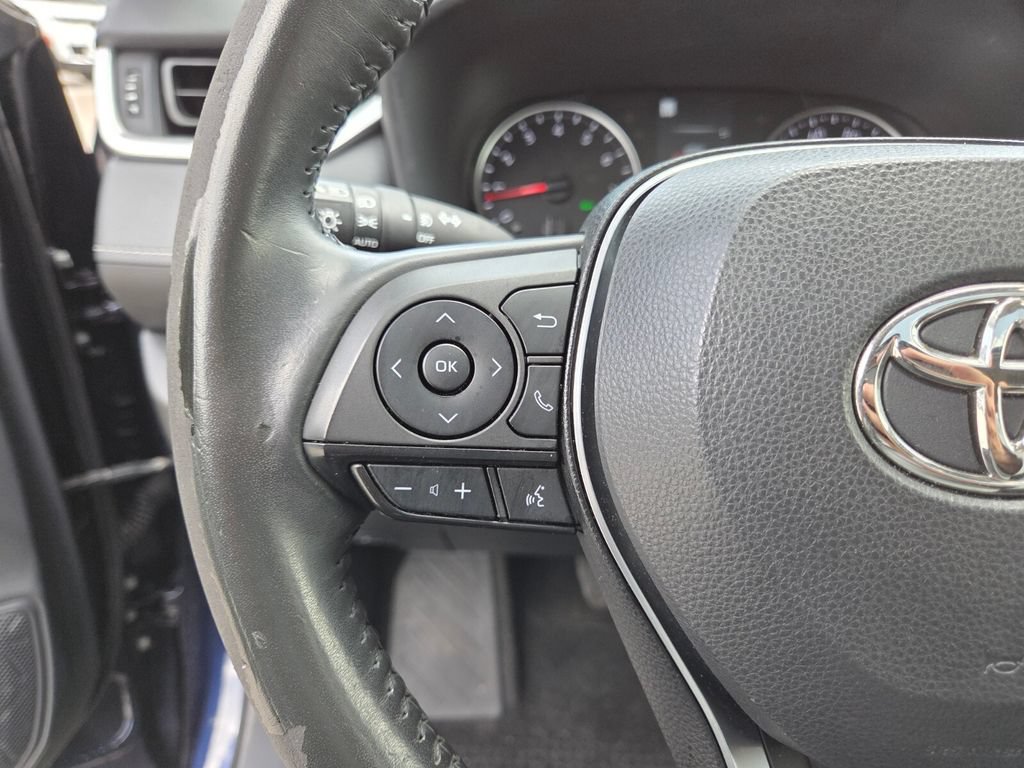 Used 2022 Toyota RAV4 XLE Premium FWD image 33