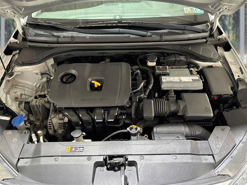 Used 2020 Hyundai Elantra SE w/ Cargo Package (C1) image 21