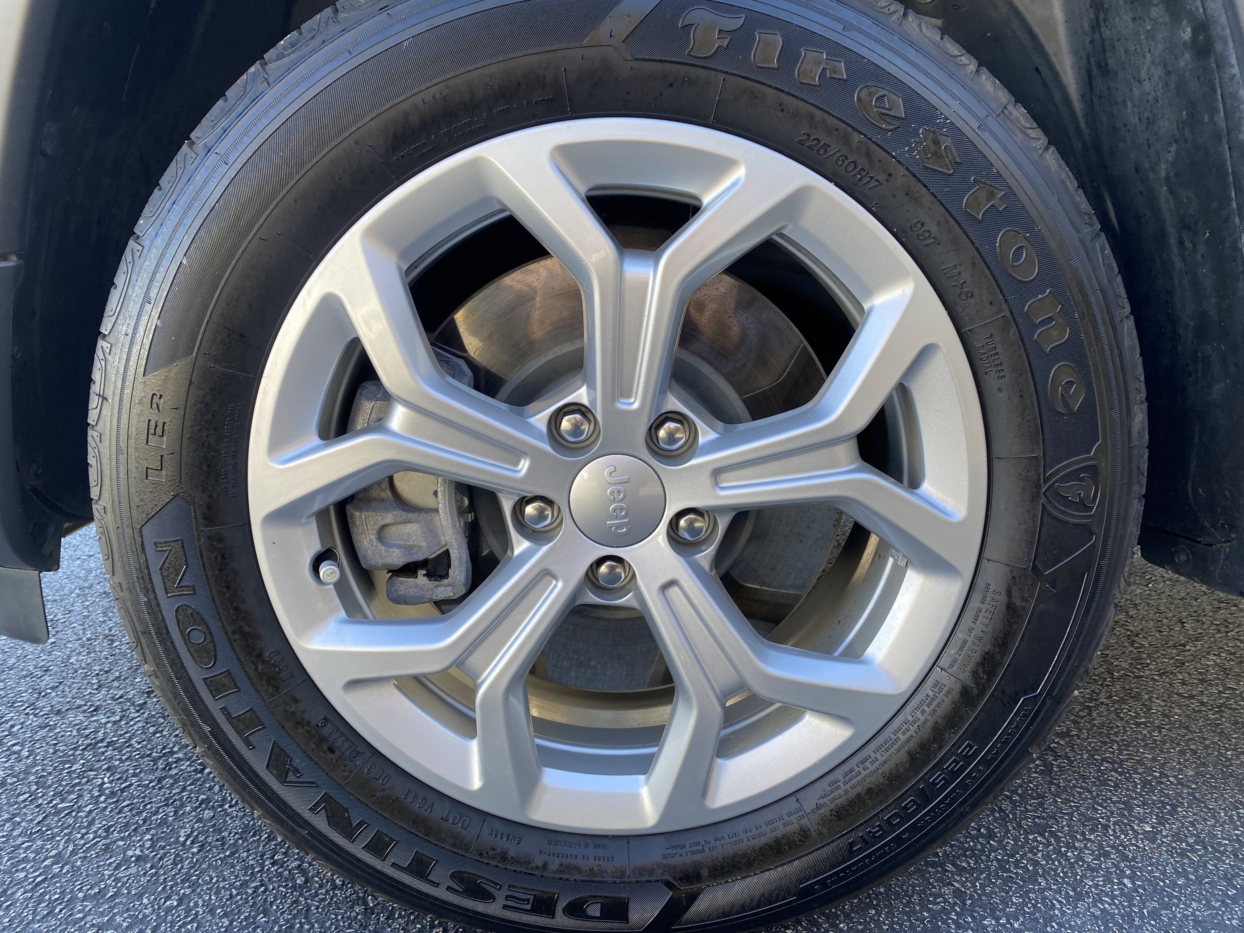 Used 2024 Jeep Compass Latitude image 41