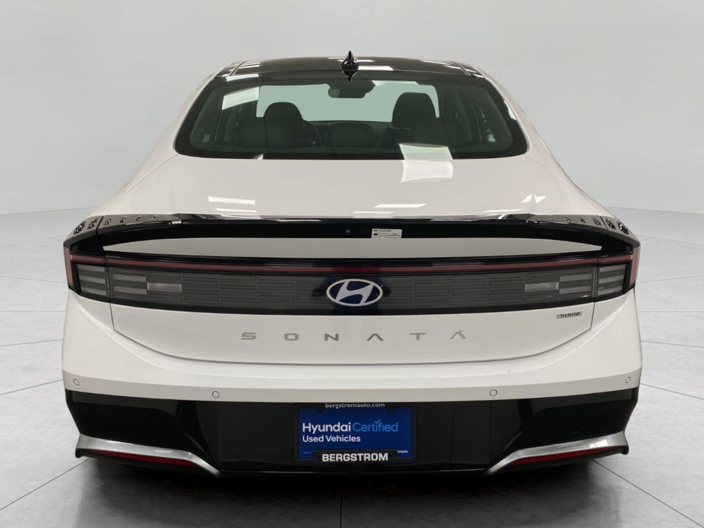 Certified 2025 Hyundai Sonata Limited FWD image 4