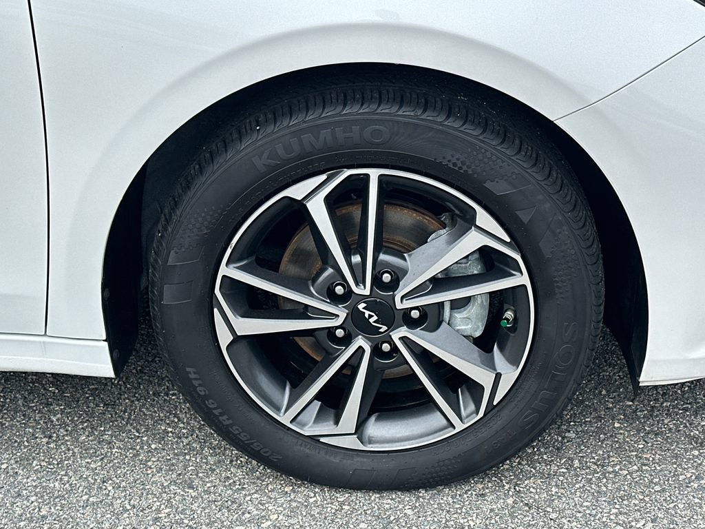 Certified 2024 Kia Forte LXS FWD image 12