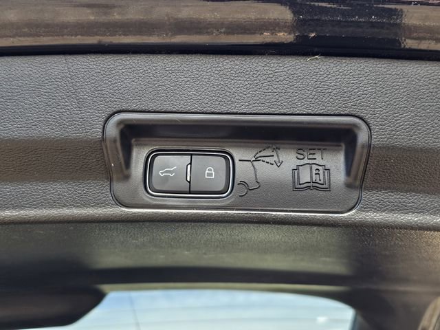 Certified 2020 Ford Explorer XLT w/ Equipment Group 202A image 30