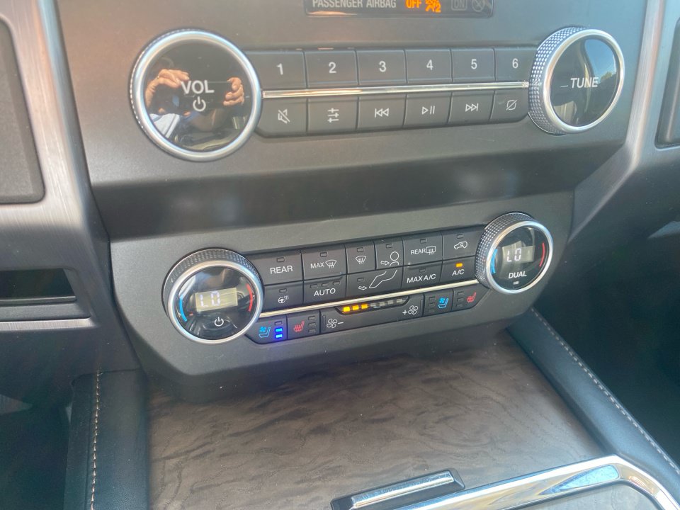 Used 2021 Ford Expedition Platinum AWD/4WD image 22