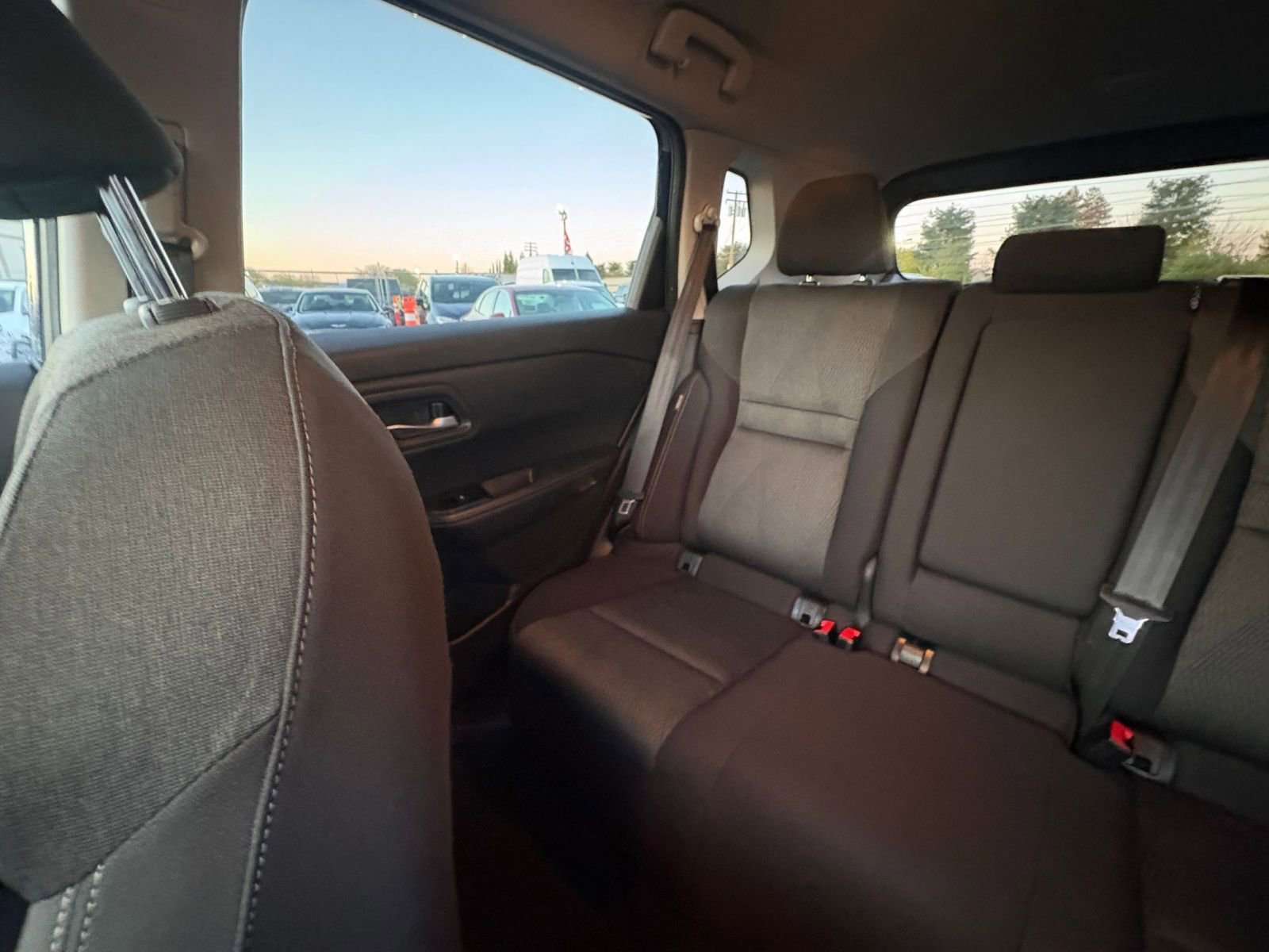 Used 2025 Nissan Rogue SV image 41